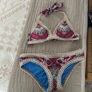 Becca | Crotchet-trimmed patterned bikini